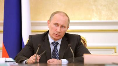 Путин вновь требует от Сердюкова держать на контроле выплаты военным