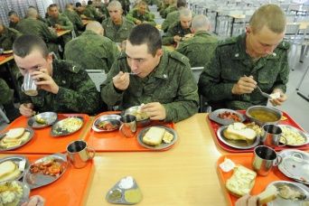Наших солдат кормят лучше чем военнослужащих НАТО