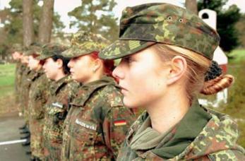 Женщины в армии. Бундесвер привлекает их на службу.